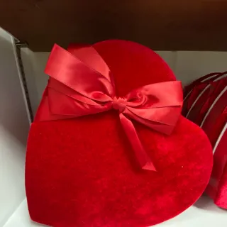 Red heart box