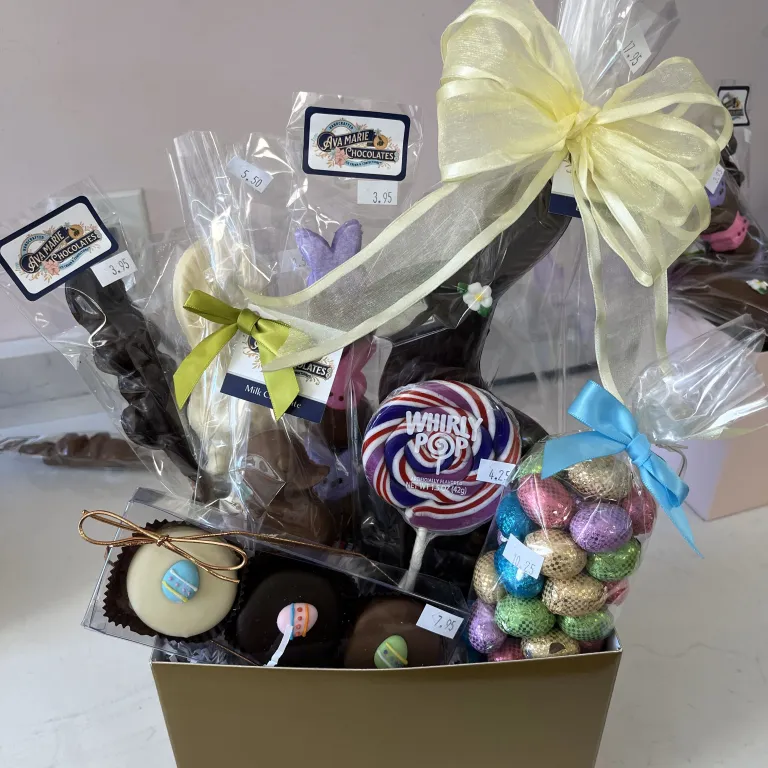 Deluxe Gift Basket